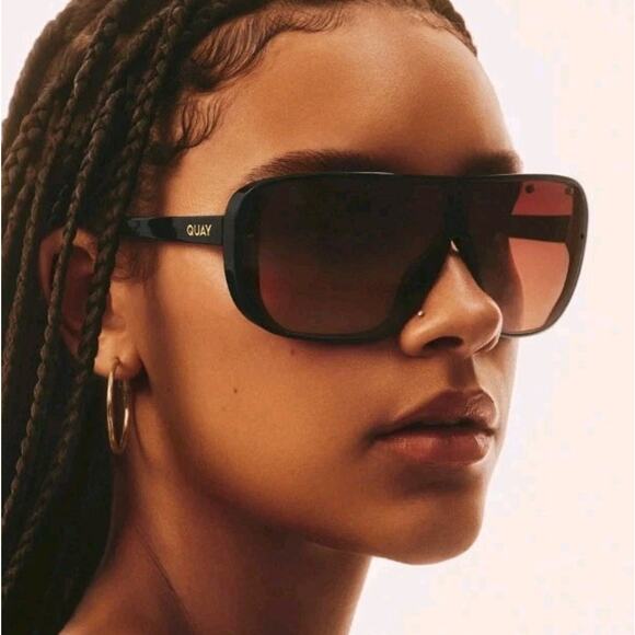 Quay Accessories - Quay Sunglasses Womens Center Stage Black Aviator Wrap Large Lens Amber Lens